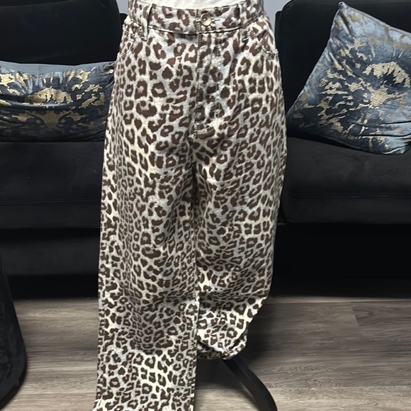 Leopard Print Women Jeans - Picture 1 of 9